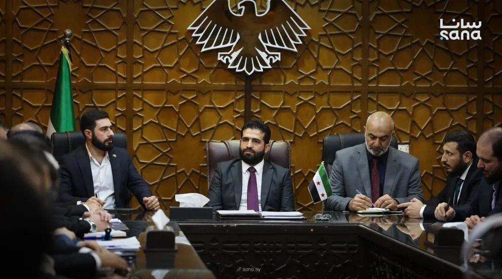 وزير الداخلية يبحث التحديات الأمنية في دير الزور ويضع حلولاً استراتيجية