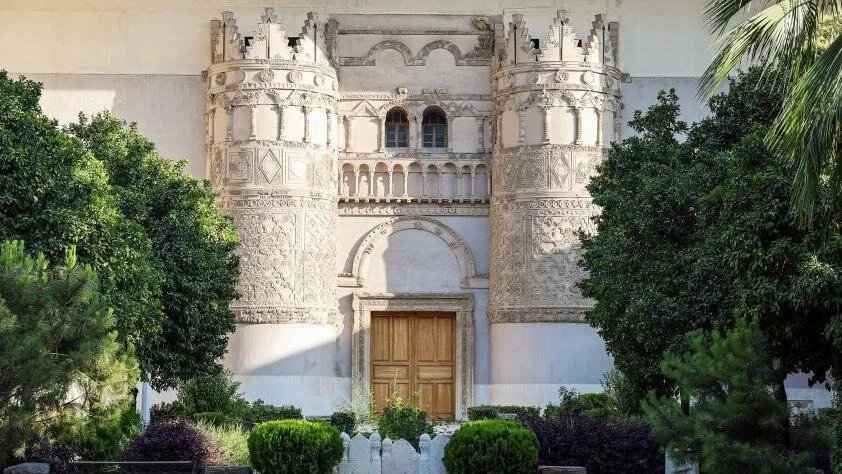 وزارة الثقافة تكشف تفاصيل القطع الأثرية المسروقة من المتحف الوطني بدمشق وتعمم مواصفاتها