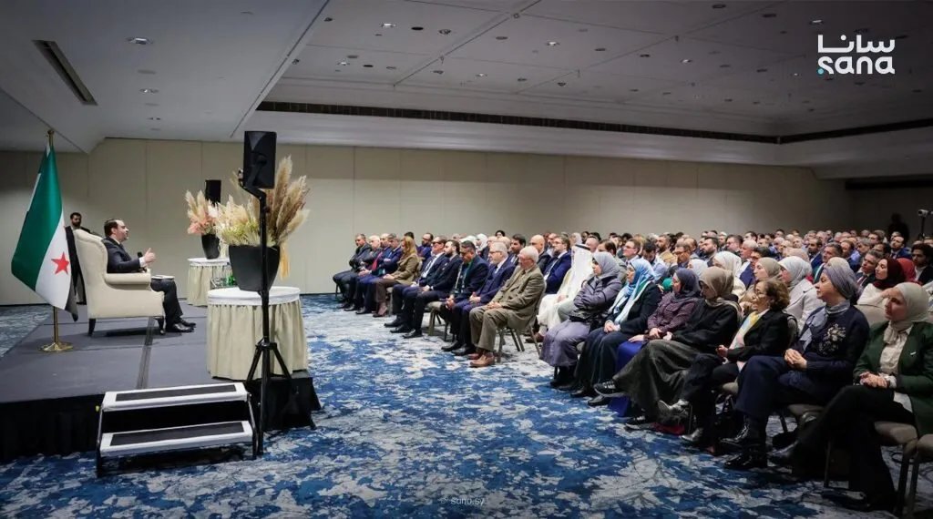 الشيباني يلتقي أبناء الجالية السورية في لندن ويستمع إلى همومهم