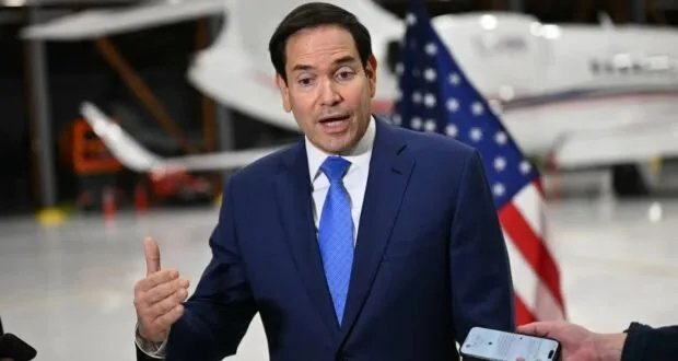 وزير الخارجية الأميركي يحذر من حرب أهلية شاملة في سوريا ويشير إلى اهتمام واشنطن بإعادة الإعمار