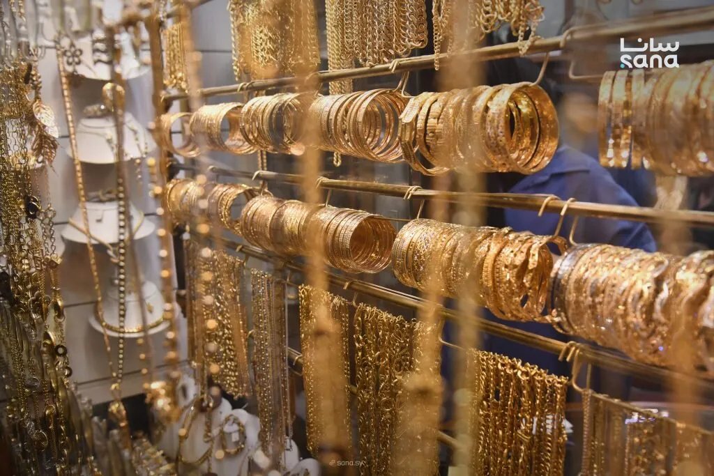قفزة كبيرة في أسعار الذهب في السوق السورية: ارتفاع بمقدار 20 ألف ليرة للغرام الواحد