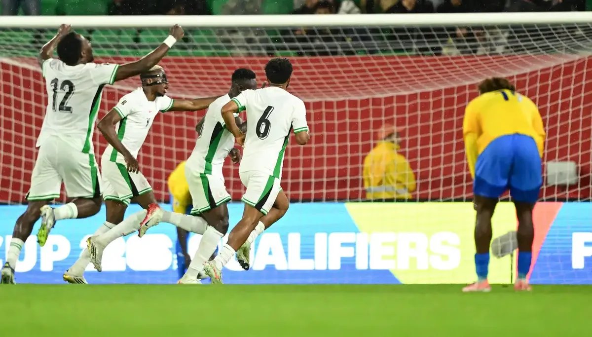 نيجيريا تتأهل إلى الملحق الإفريقي المؤهل لكأس العالم بفوز مثير على الغابون