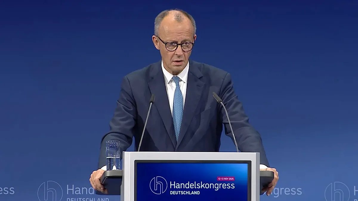 ميرتس ينتقد هجرة الشباب الأوكراني إلى ألمانيا في مكالمة مع زيلينسكي ويدعوهم لخدمة بلادهم