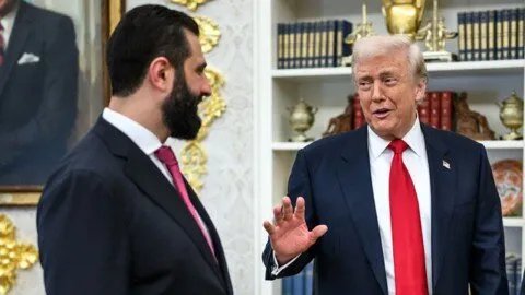 قلق إسرائيلي من تداعيات لقاء ترامب والشرع: هل تتخلى إسرائيل عن جبل الشيخ؟