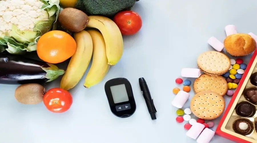 دليلك الشامل لأعراض ارتفاع وانخفاض السكر في الدم وكيفية التعامل معهما بفعالية