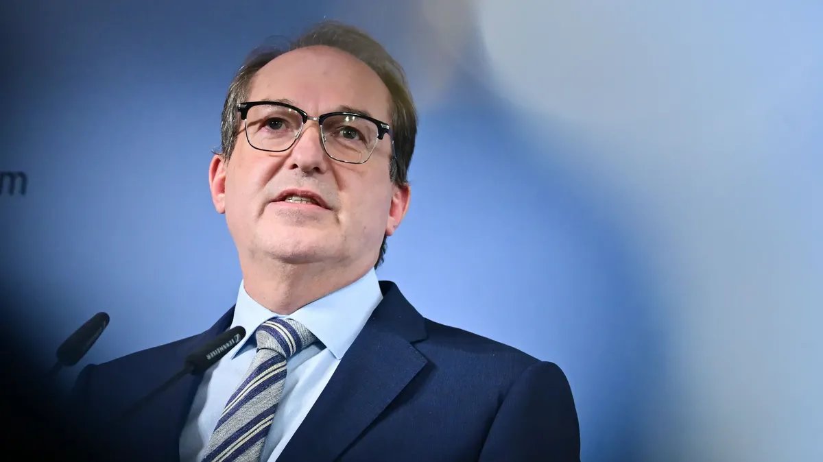 ألمانيا: وزير الداخلية يربط بقاء السوريين بالاندماج ويحذر من العودة المحتملة