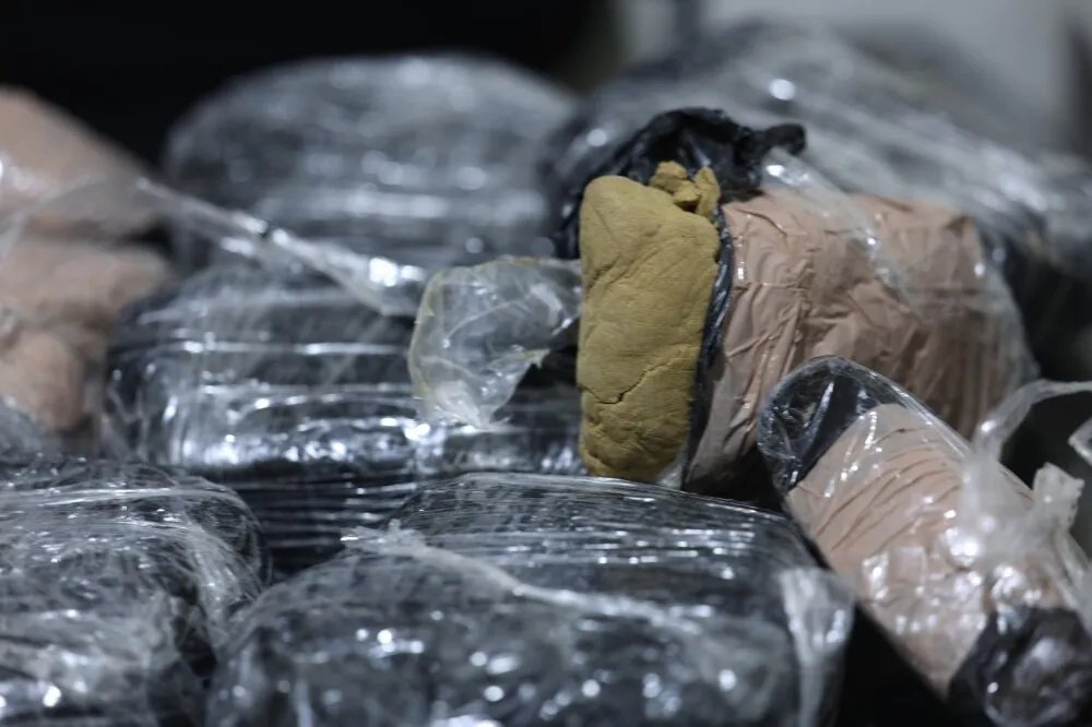 إحباط محاولة تهريب 24 كيلوغراماً من الحشيش في حرستا بريف دمشق والقبض على ثلاثة متهمين