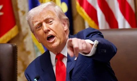 ترامب يلمح إلى "قرار" بشأن فنزويلا وسط تعزيزات عسكرية أمريكية وتخوفات من تصعيد.. وإيران تحذر