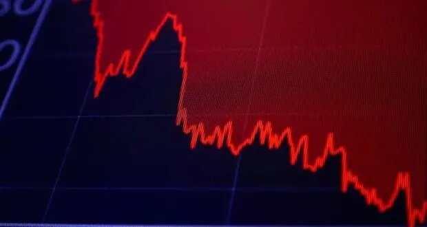 خبراء يحذرون: ثلاثة مؤشرات تنذر بانهيار مالي وشيك