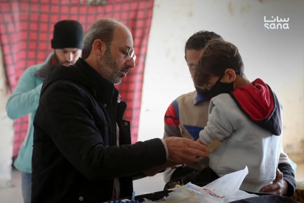 منظمة الصحة العالمية تتفقد إصابات التهاب الكبد الوبائي في بصرى الشام وتطمئن الأهالي