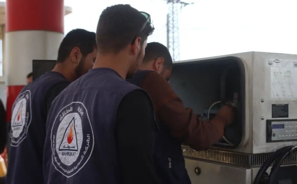 مهندسو "محروقات حماة" يعترضون على تكليفهم بأعمال يدوية: هل يضطرون للاستقالة؟