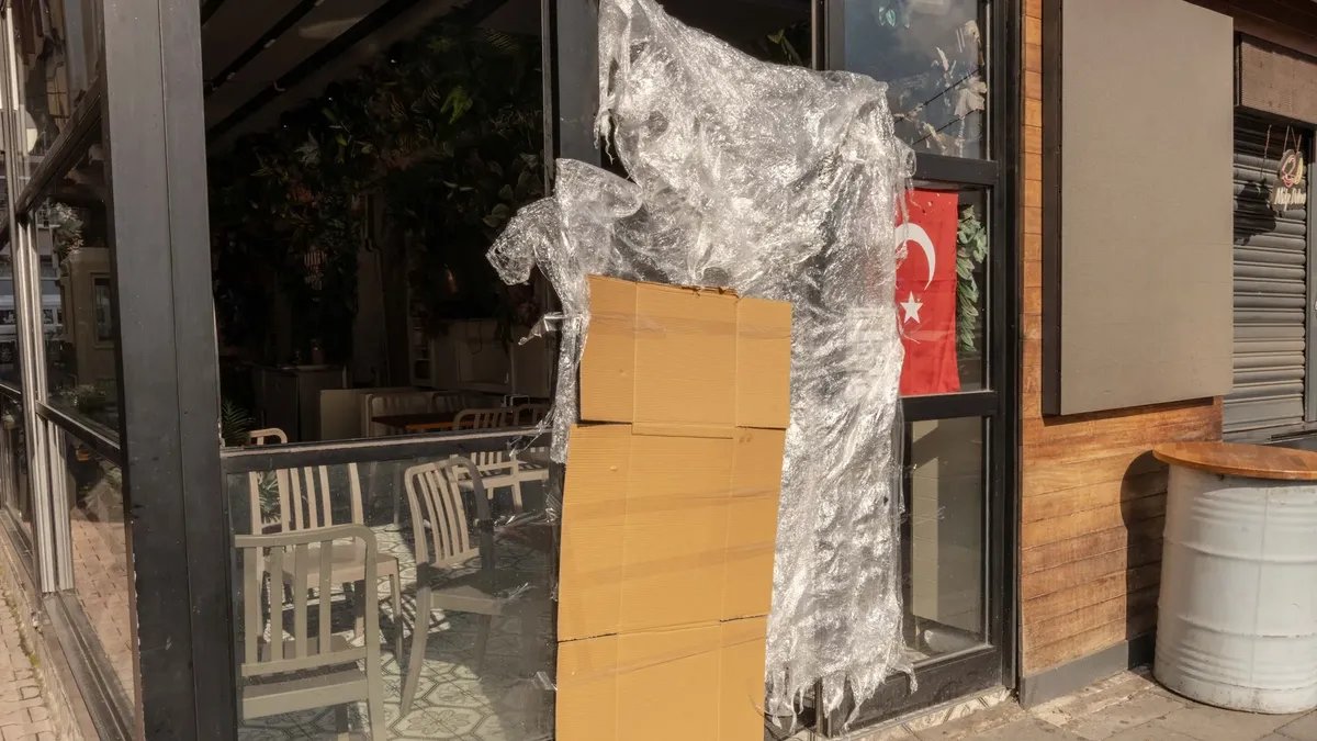 غموض في إسطنبول: اعتقالات جديدة في قضية وفاة عائلة ألمانية وسط اشتباه بتسمم غذائي