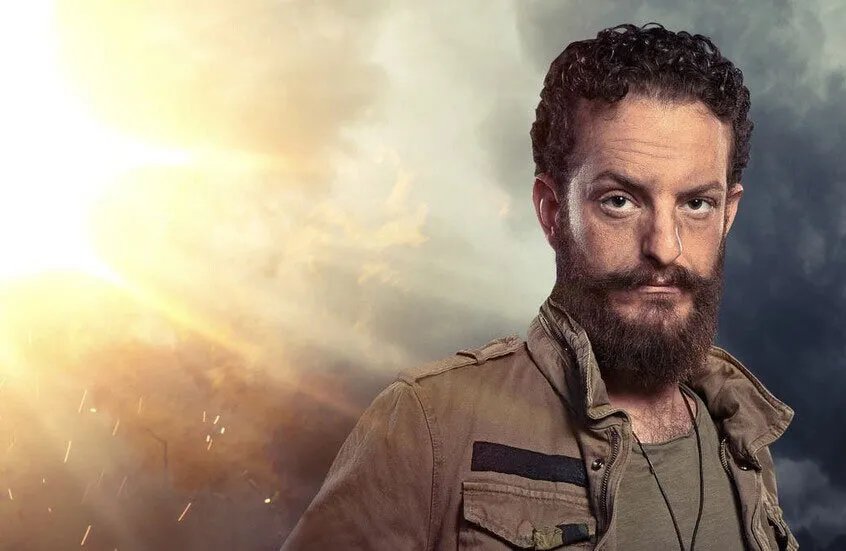 نجم "الهيبة" أويس مخللاتي يثير الجدل باعتناقه المسيحية