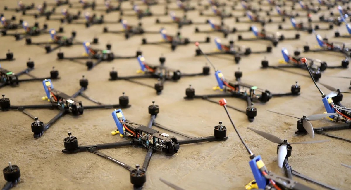 تحول استراتيجي: الجيش الأمريكي يسعى لإنتاج مليون طائرة مسيرة سنوياً لمواكبة ساحات القتال الحديثة