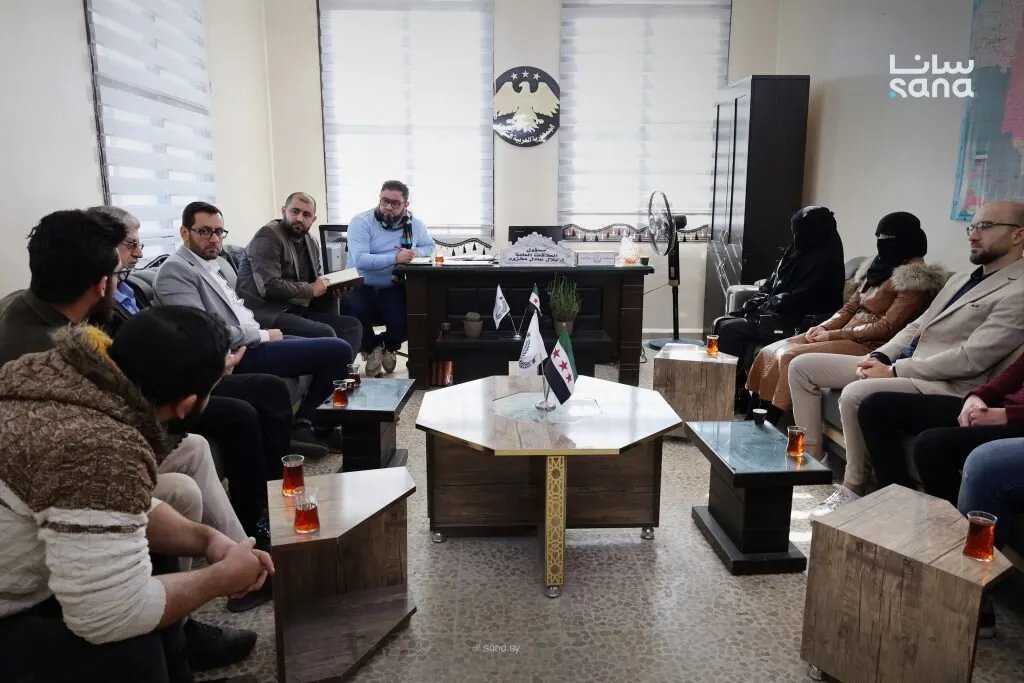 صيادلة معرة النعمان يناقشون التحديات وسبل تطوير العمل الصيدلاني في اجتماعهم التنسيقي الأول