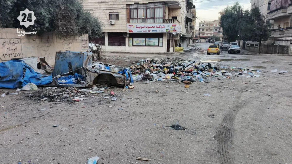 تكدس النفايات في الحسكة يثير قلق الأهالي في حي تل حجر من تفشي الأمراض