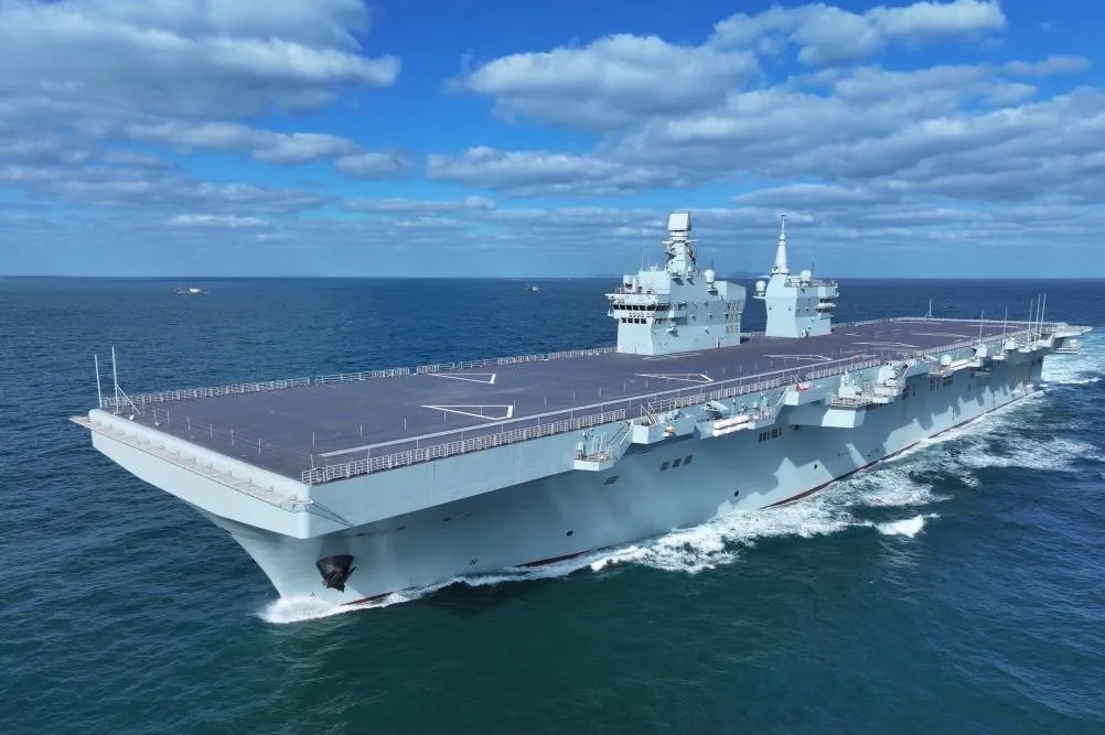 الصين تنجح في اختبار أول سفينة هجومية برمائية من طراز "076"