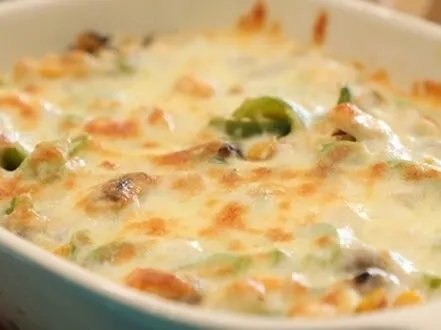 وصفة شهية: صينية الدجاج بالتوست والكريمة خطوة بخطوة