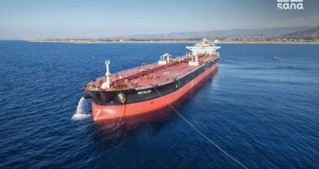 وصول أولى شحنات المنحة السعودية: ناقلة نفط تصل ميناء بانياس بكمية ضخمة