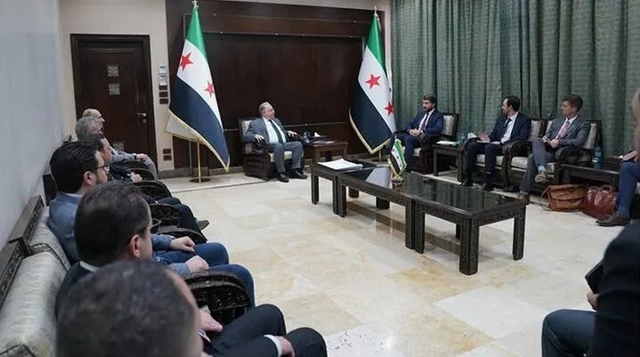 وزير المالية السوري يبحث مع وفد أمريكي إصلاحات القطاع المالي والمصرفي