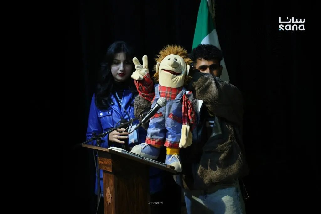 أمسية "على حافة الضوء" في حلب: مزيج فني يحتفي بطموحات الشباب