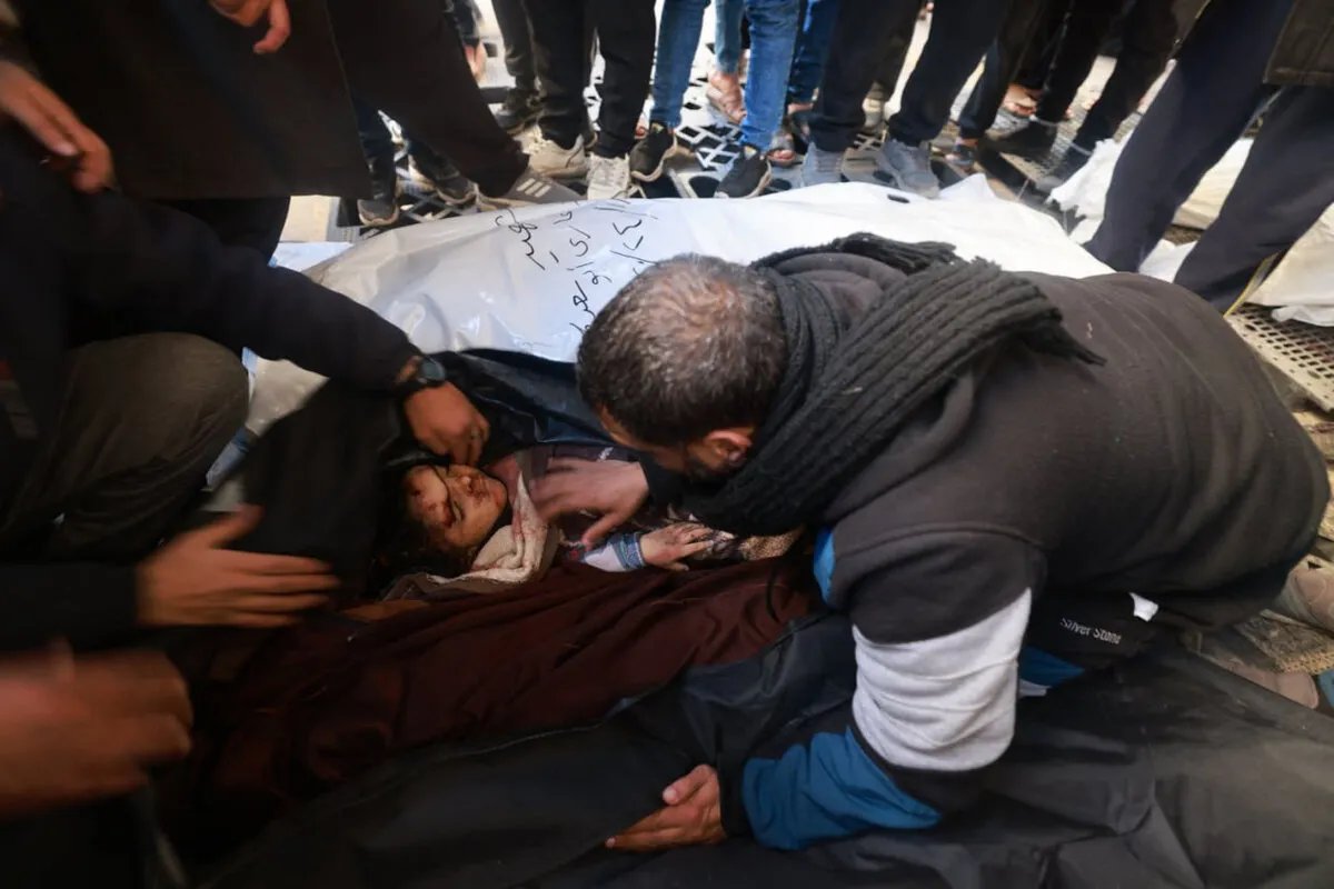 تصعيد في غزة: إصابة فلسطينية وطفلها بنيران قوات الاحتلال الإسرائيلي