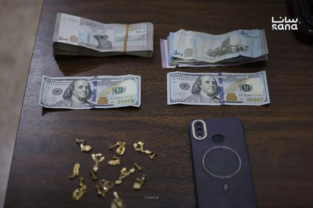 في أقل من 24 ساعة: الأمن الداخلي في دوما يلقي القبض على سارقي محل ذهب ويستعيد المسروقات