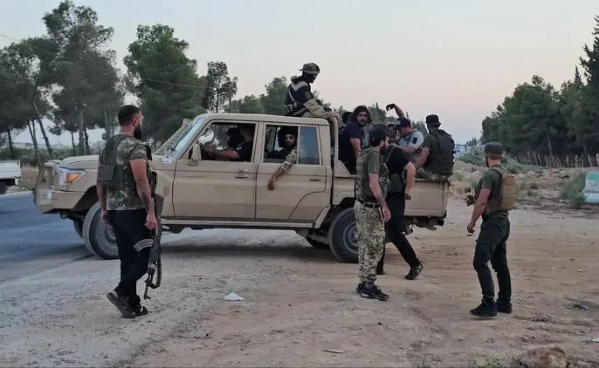 اشتباكات عنيفة تهز شرق الرقة: تصعيد بين الجيش السوري وقسد