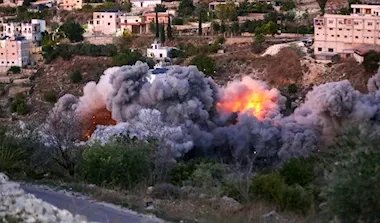 تصعيد إسرائيلي وقصف في الجنوب اللبناني وسط ضغوط أمريكية لتفجير الوضع الداخلي