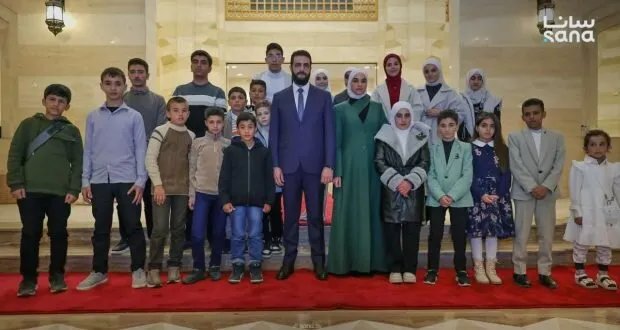 الرئيس الشرع وعقيلته يحتفيان بأبناء الشهداء والمتفوقين في اليوم العالمي للطفل