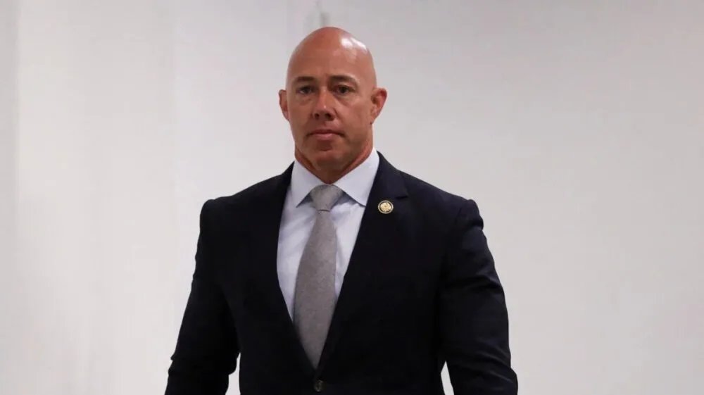 تحول في الكونغرس: رئيس لجنة الشؤون الخارجية يدعم إلغاء عقوبات قيصر على سوريا