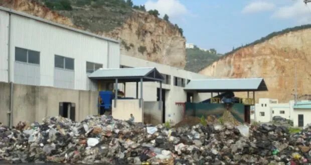 عمال مركز وادي الهدة للنفايات الصلبة في طرطوس يشتكون تأخر الرواتب والإدارة تتعهد بالصرف قريباً