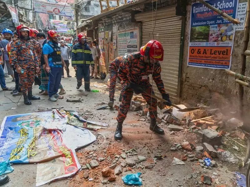 ارتفاع مأساوي: زلزال بنغلاديش يخلف 10 قتلى ومئات الجرحى