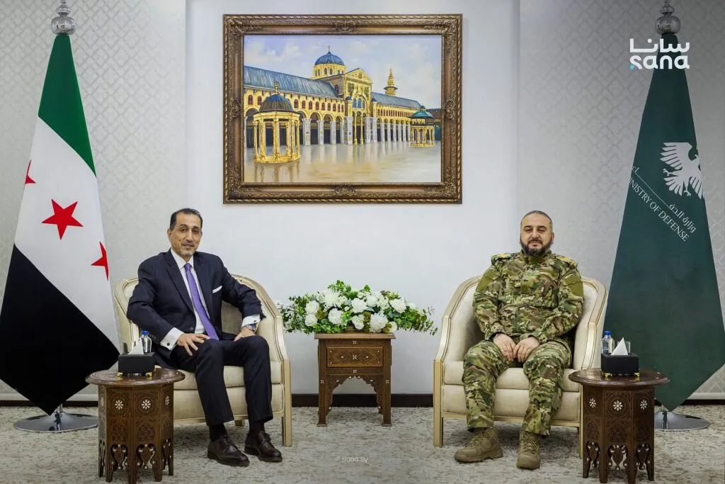 وزير الدفاع السوري والسفير الأردني يبحثان تعزيز العلاقات الثنائية والتعاون المشترك