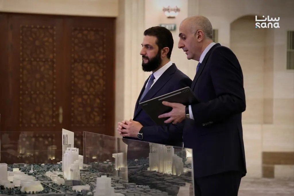 الرئيس الشرع يستعرض مشاريع إعادة التأهيل والتطوير العقاري في دمشق والمحافظات