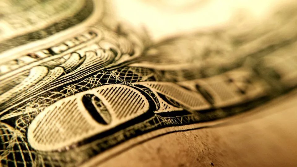 نظرة على أسعار الصرف الرئيسية في سوريا مع إغلاق تعاملات السبت