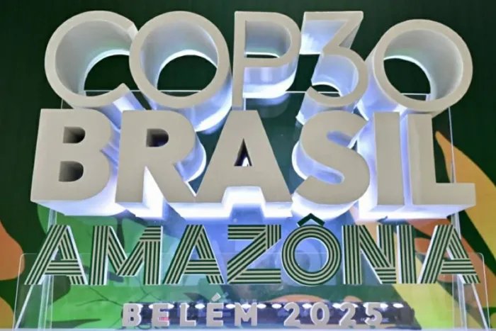 مؤتمر "كوب 30" يختتم أعماله في البرازيل باتفاق مناخي يفتقر إلى خطة واضحة للتخلص من الوقود الأحفوري
