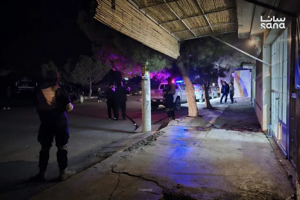 مقتل 4 مدنيين في هجوم مسلح على مكتبي صرافة وسيارات في دير عطية بريف دمشق