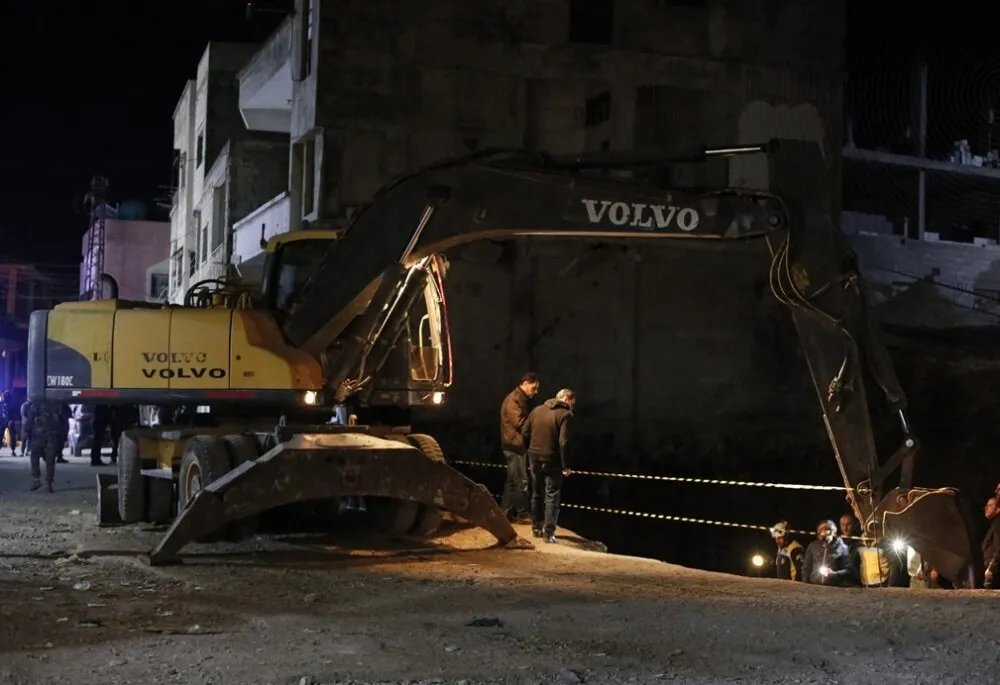 غموض في ريف درعا: العثور على قبور قديمة فارغة في الحارّة