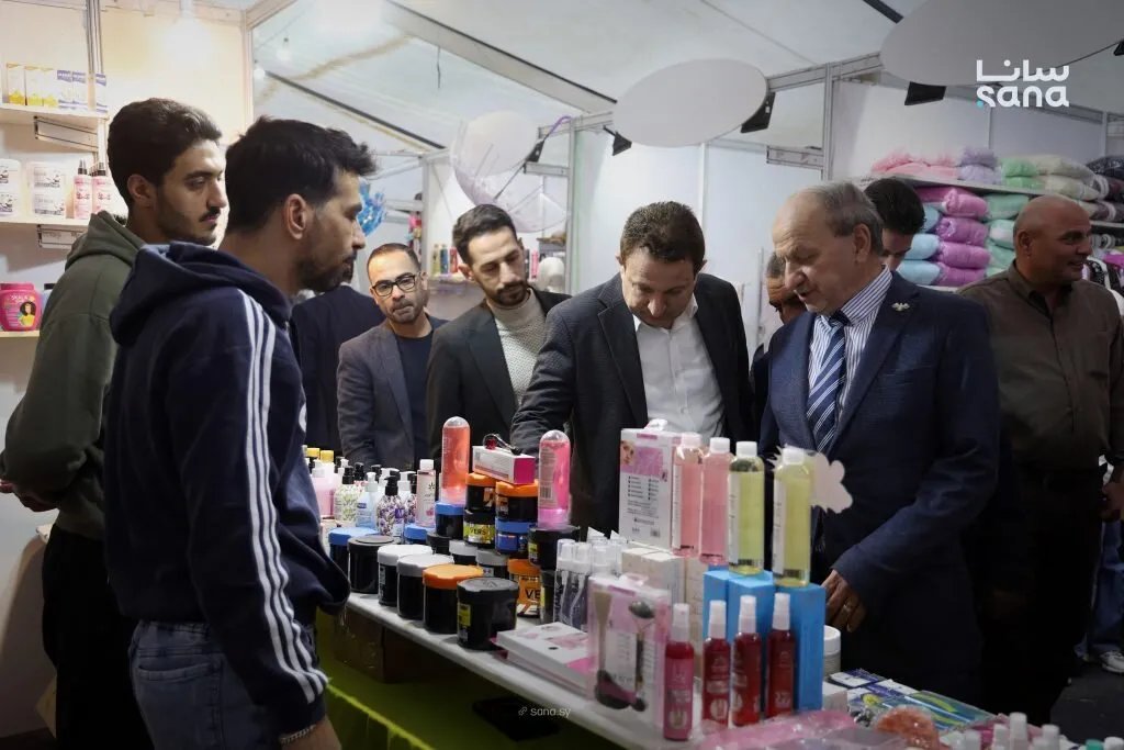 إقبال كبير على مهرجان "صنع في سوريا" في عربين بدمشق: أسعار مخفضة وعروض مباشرة للمستهلك