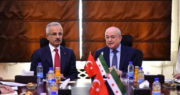 سوريا وتركيا تتفقان على تعزيز التعاون في قطاع النقل: شراكات جديدة وتبادل للخبرات