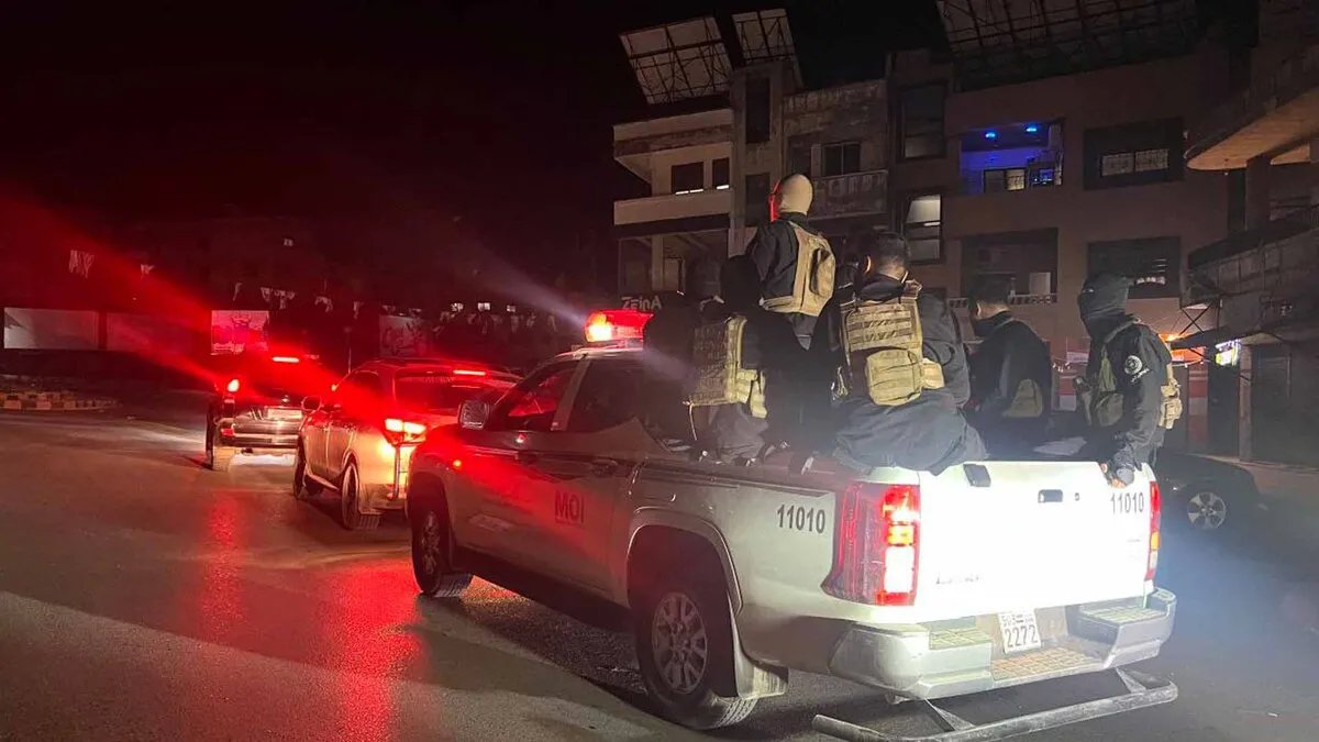 حمص: هدوء حذر وانتشار أمني مكثف بعد جريمة زيدل وحظر تجول لمنع الفتنة