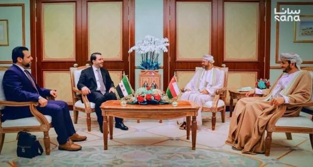 الشيباني يبحث في مسقط تعزيز العلاقات الثنائية مع وزيري الخارجية والتجارة العمانيين