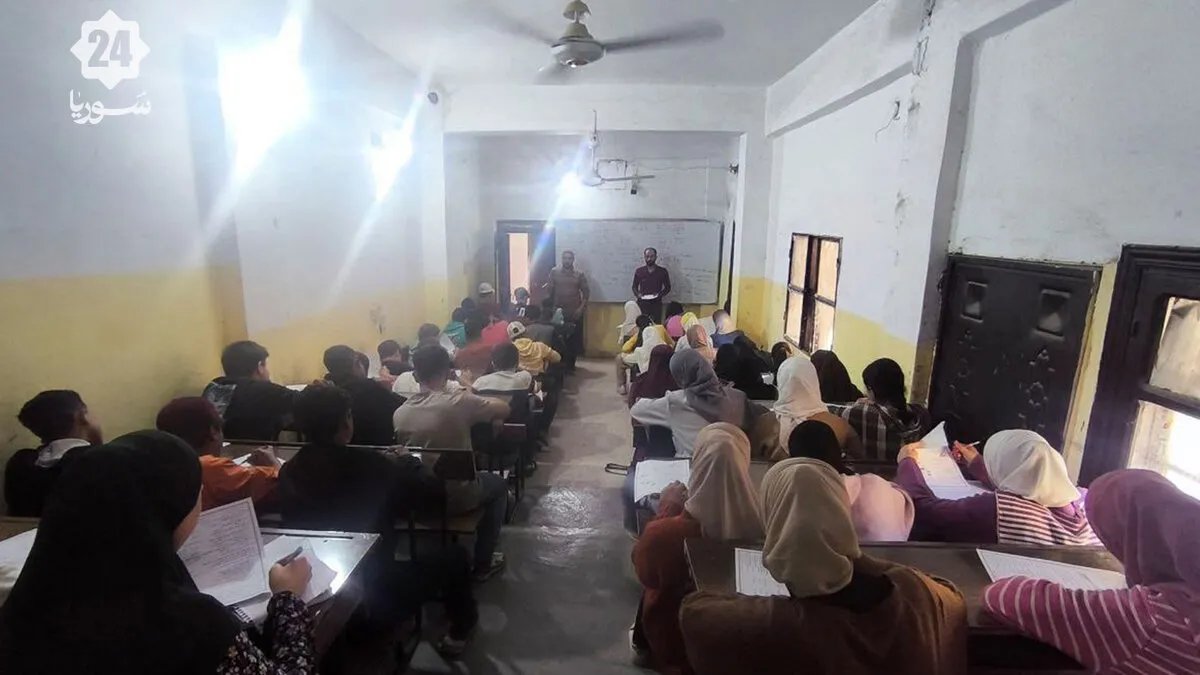 أزمة التعليم في الرقة: صراع بين مدارس الإدارة الذاتية والتعليم الخاص وتحديات تواجه الطلاب والأهالي
