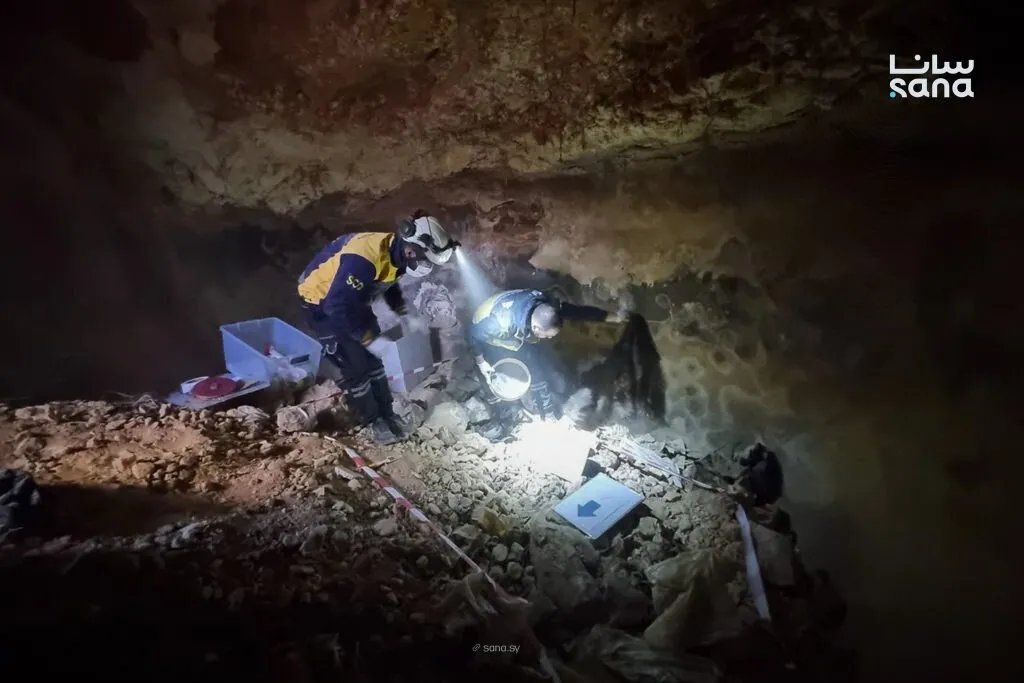 انتشال رفات مجهولة الهوية في ريف حلب: الدفاع المدني يحذر من العبث بمواقع الرفات