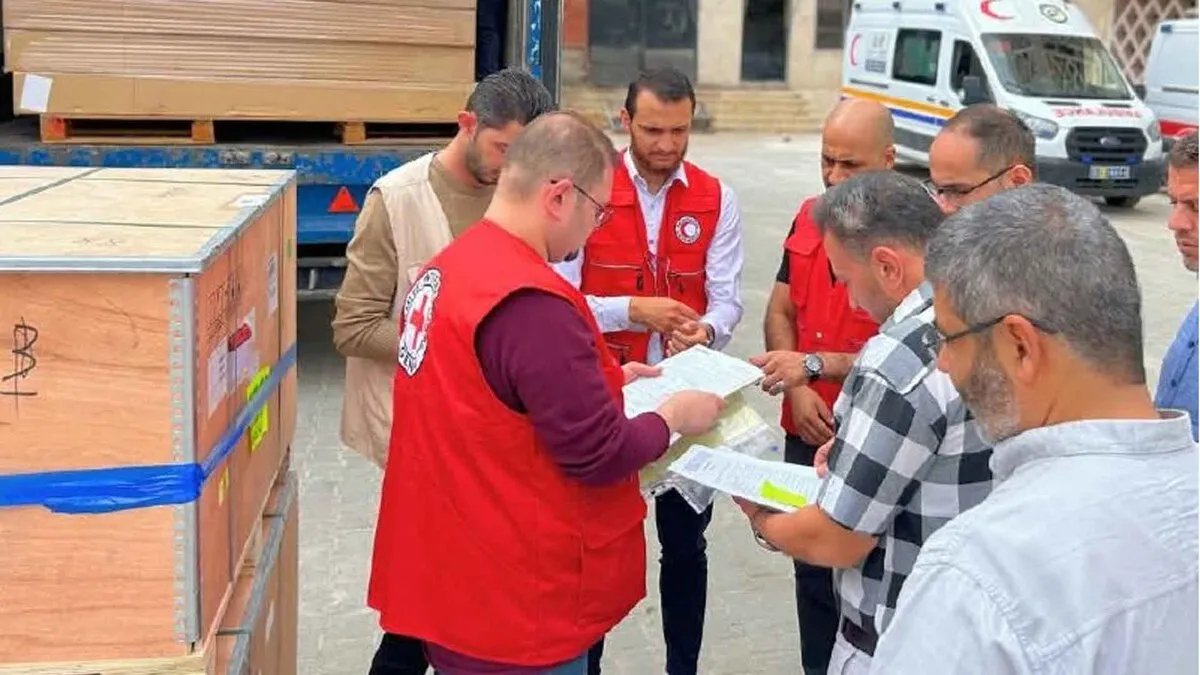 الصليب الأحمر يدعم مستشفى إدلب الجامعي بتجهيزات طبية حيوية لغرف العمليات