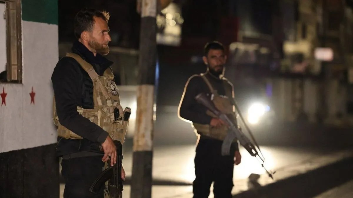 حظر التجول مستمر في حمص بعد جريمة مروعة تثير مخاوف الفتنة الطائفية