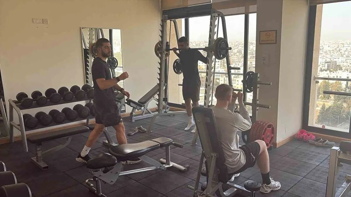 منتخبنا الوطني لكرة السلة يصل عمان استعداداً لمواجهة الأردن في تصفيات كأس العالم