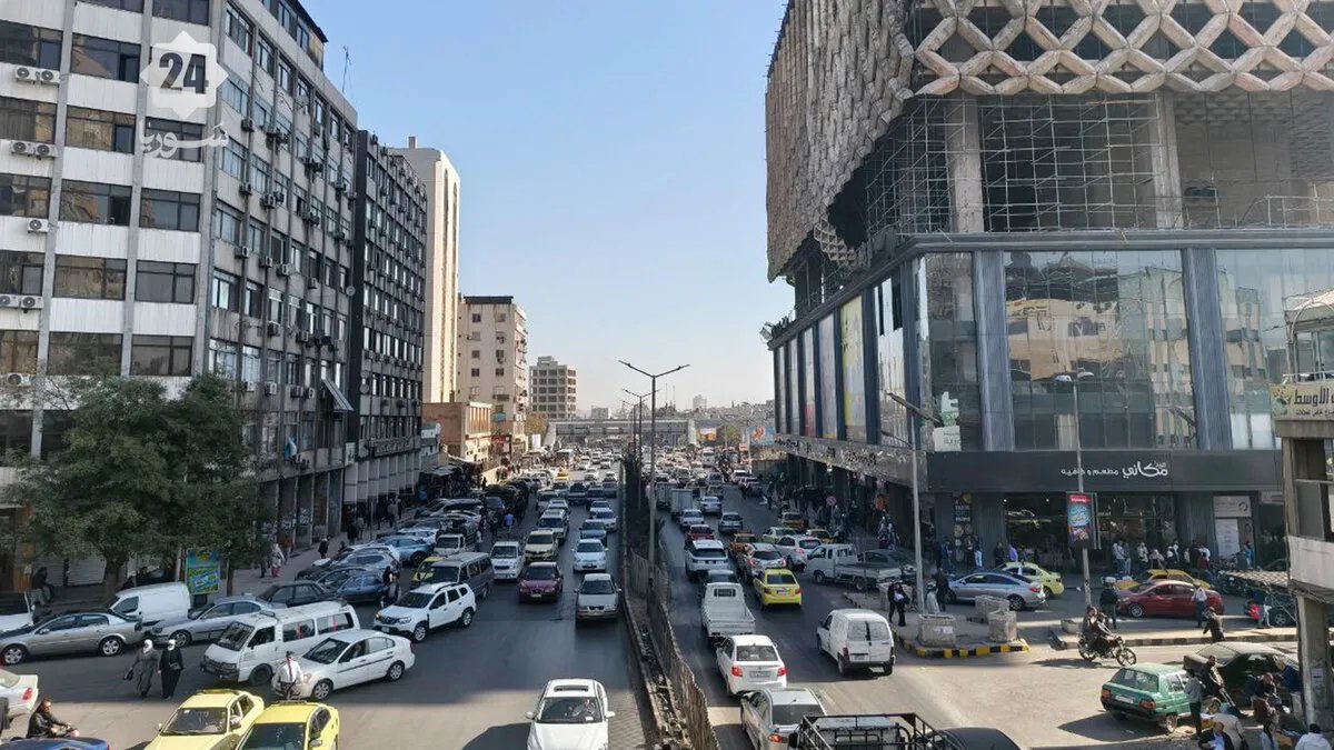 إضراب جزئي لسائقي السرافيس في دمشق وريفها احتجاجاً على تخفيض الأجور يتسبب بأزمة نقل خانقة