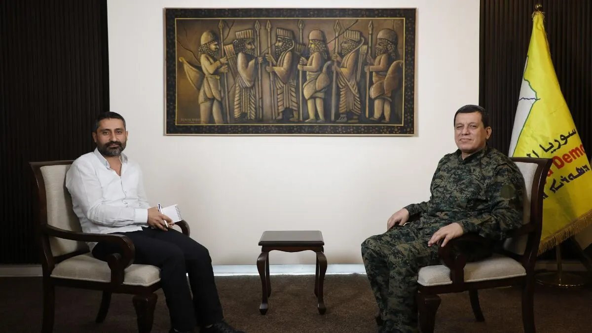 مظلوم عبدي يكشف عن أولويات "قسد" في المفاوضات مع دمشق ومناقشة الدستور